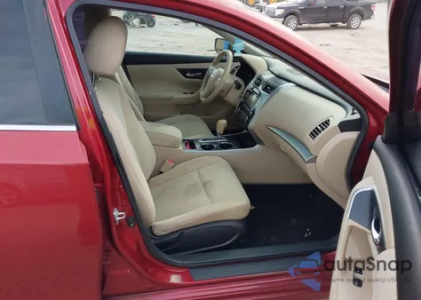 2015 Nissan Altima 2.5 S из США, поврежденный, VIN 1N4AL3AP8FC228091